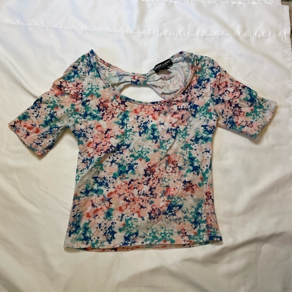 About a Girl size small floral crop top